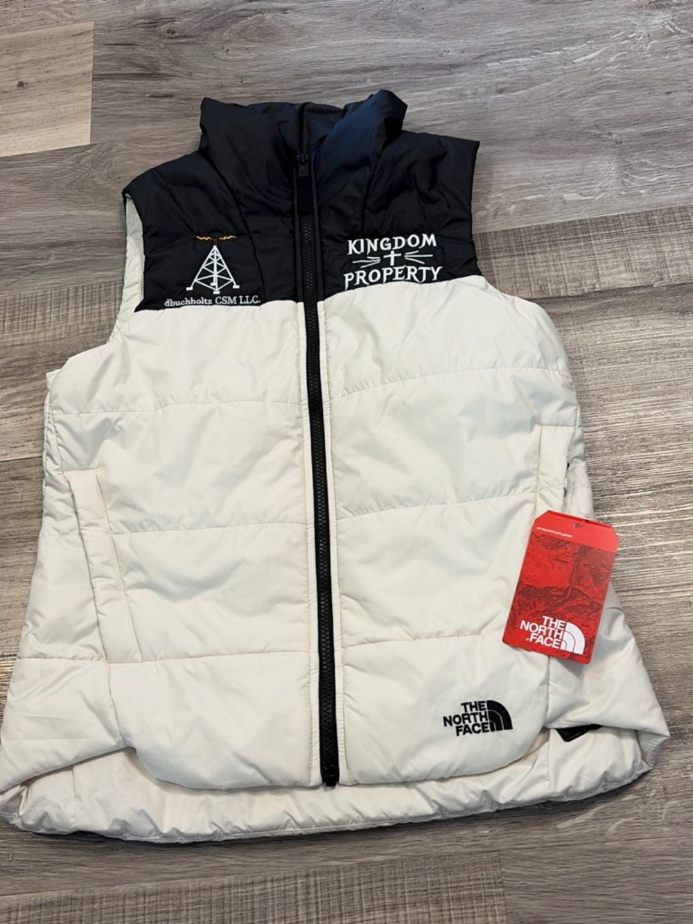 White and black new with tags puffer vest - Picture 2 of 5